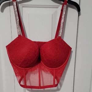 Elegant Red Lace Bustier